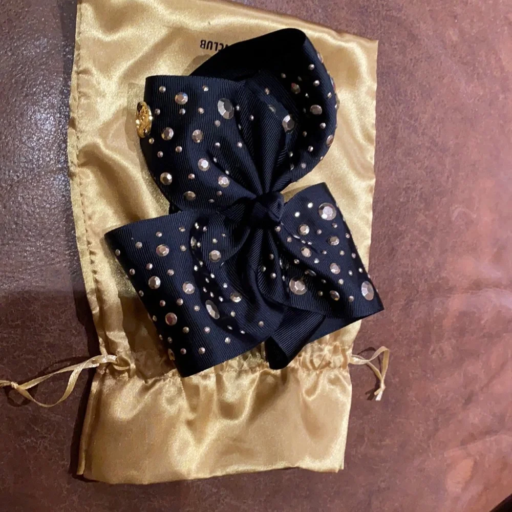 Bow - Picture 1 of 1